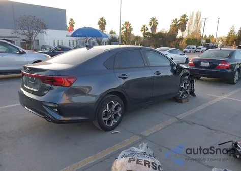 2020 Kia Forte Lxs z USA, uszkodzony, nr VIN 3KPF24AD0LE255918